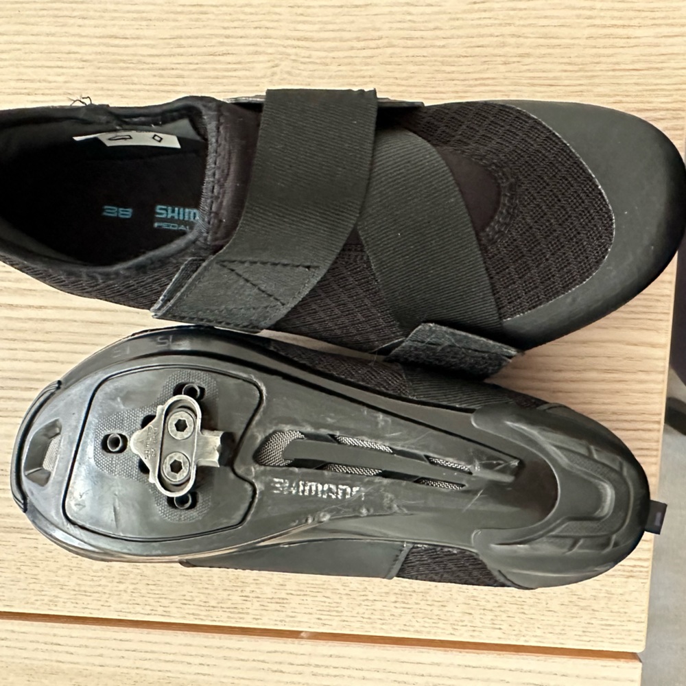 Shimano spinning shoes, clips included